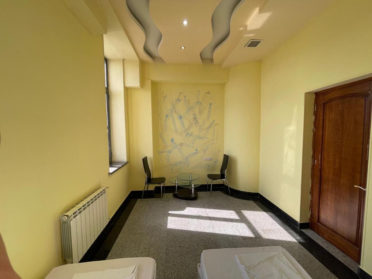 Joy Hotel Apartament Erévan Extérieur photo