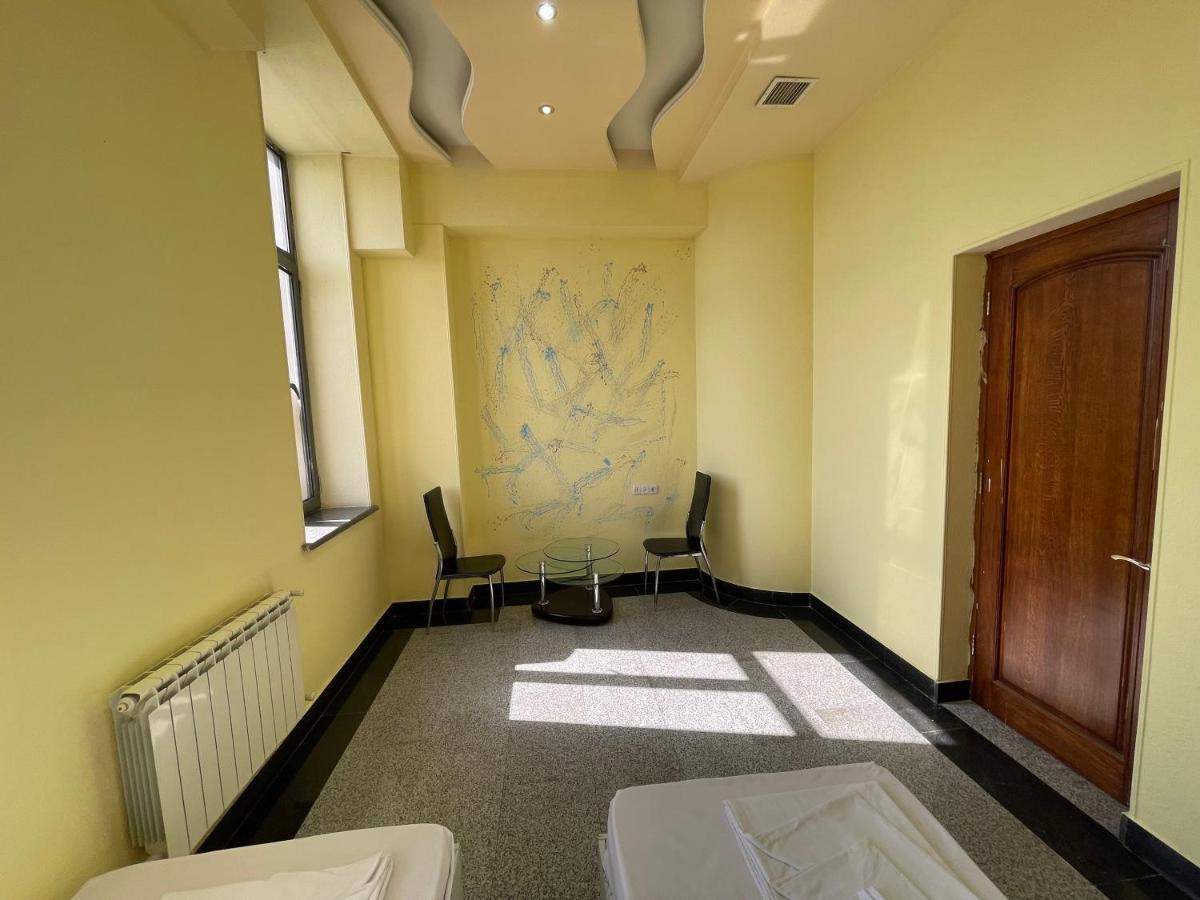 Joy Hotel Apartament Erévan Extérieur photo