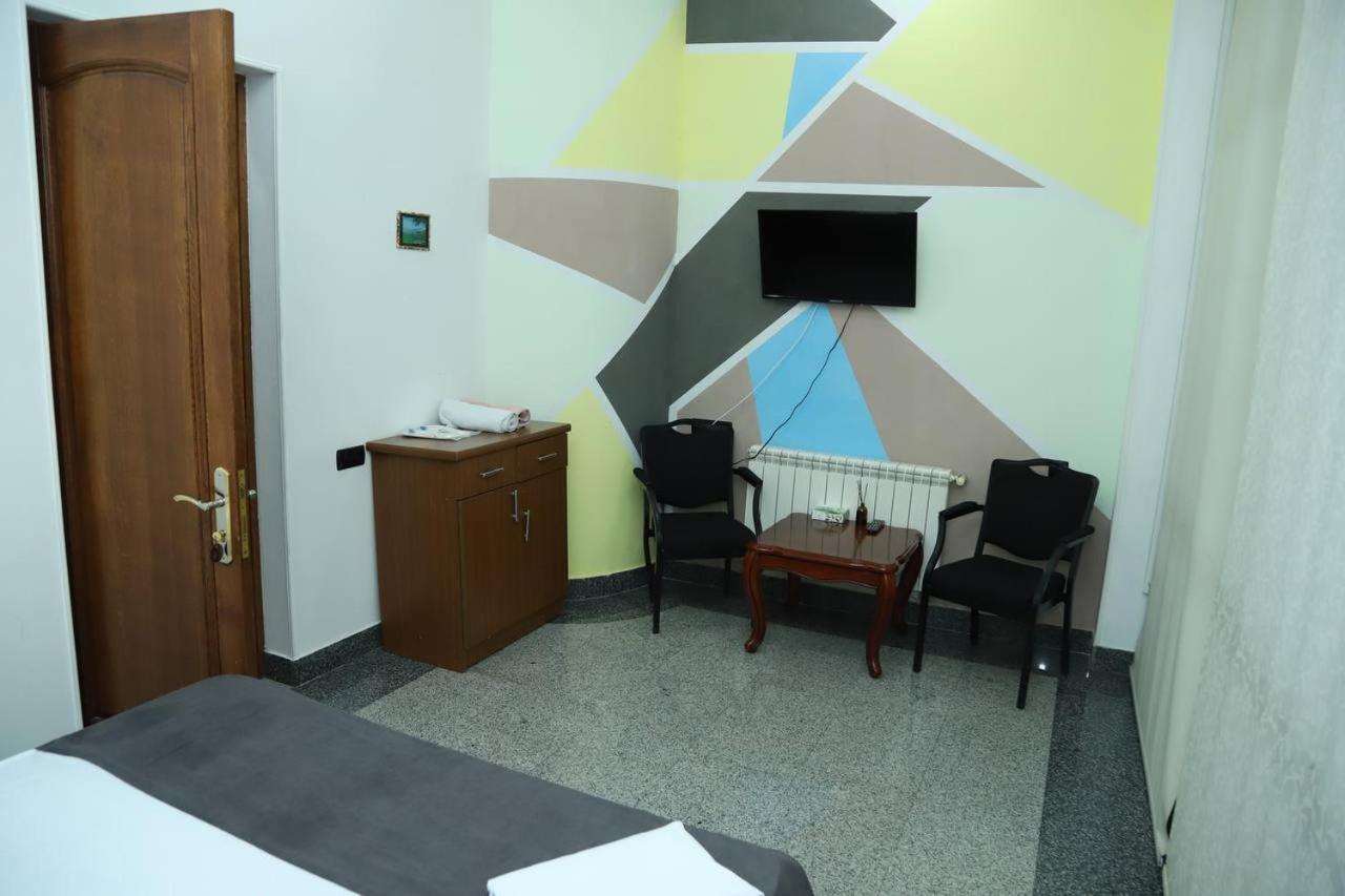 Joy Hotel Apartament Erévan Extérieur photo